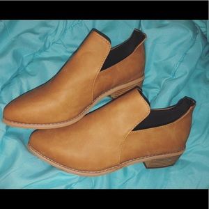 Women’s Tan Pointed Toe Booties